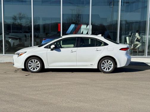 2025 Toyota Corolla Hybrid LE