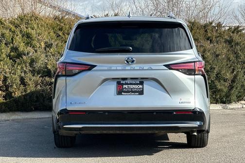 2025 Toyota Sienna Limited