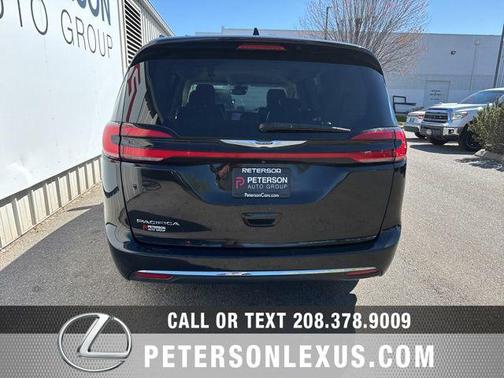 2022 Chrysler Pacifica Touring L