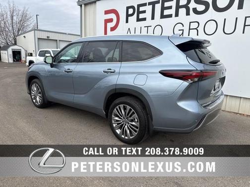 2024 Toyota Highlander Platinum