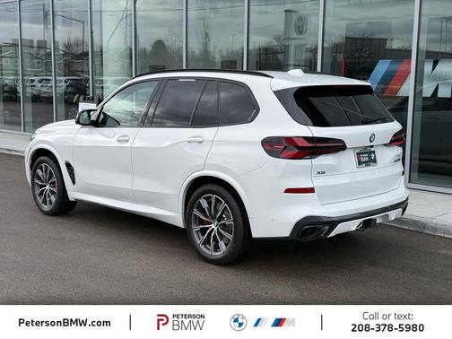2025 BMW X5 M60i