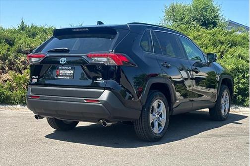 2022 Toyota RAV4 Hybrid LE