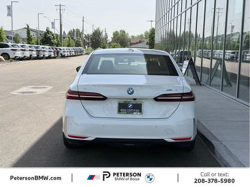 Alpine White 2025 BMW i5 xDrive40
