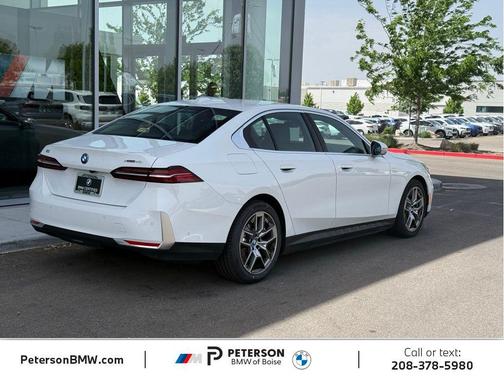 Alpine White 2025 BMW i5 xDrive40