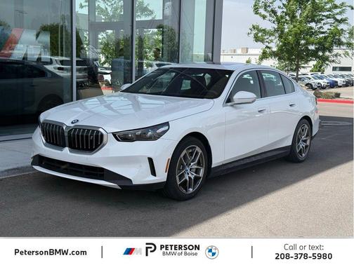 Alpine White 2025 BMW i5 xDrive40