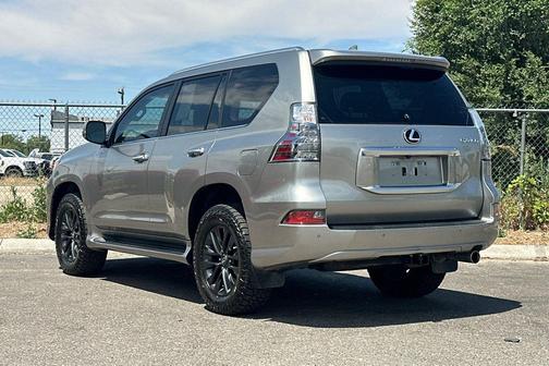 Atomic Silver 2022 Lexus GX 460 Premium