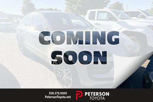 Carrara White Metallic 2025 Porsche Macan Macan