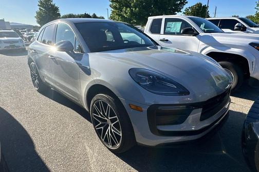 Carrara White Metallic 2025 Porsche Macan Macan