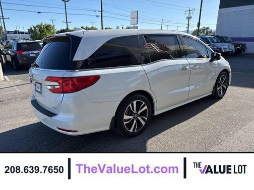 White Diamond Pearl 2018 Honda Odyssey Elite