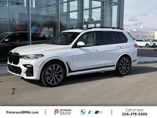 2022 BMW X7 M50i