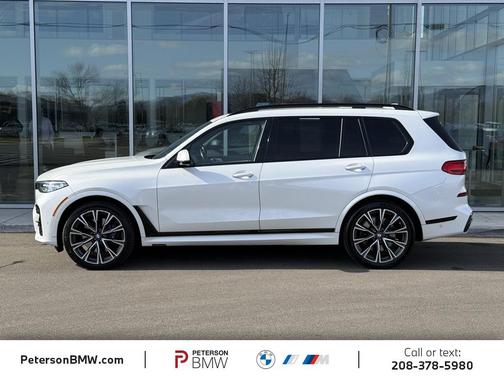 2022 BMW X7 M50i