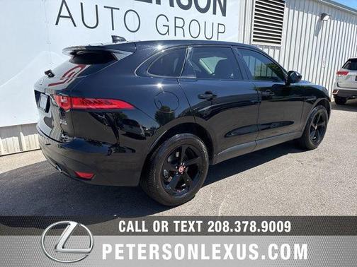 Ultimate Black Metallic 2017 Jaguar F-PACE 35t Prestige