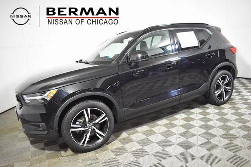 2022 Volvo XC40 T5 R-Design