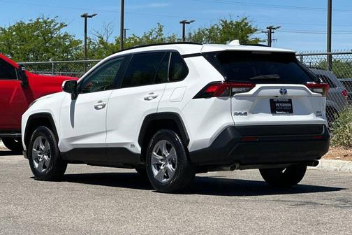Ice Cap 2024 Toyota RAV4 Hybrid XLE