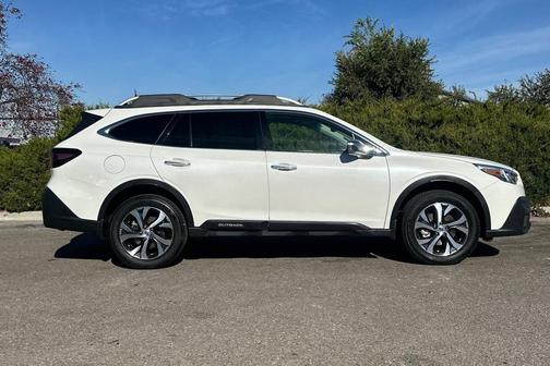2022 Subaru Outback Touring XT
