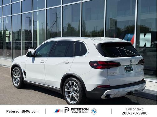 Alpine White 2026 BMW X5 PHEV xDrive50e