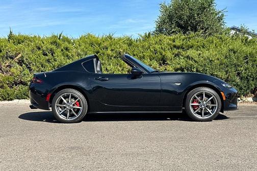 2022 Mazda MX-5 Miata RF Grand Touring