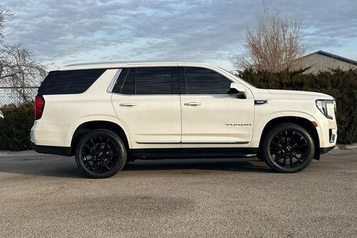 2023 GMC Yukon SLT