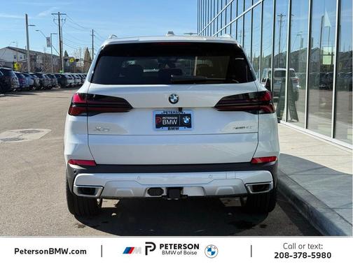 Mineral White Metallic 2026 BMW X5 xDrive40i