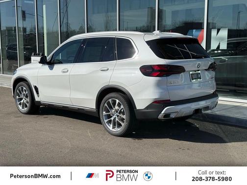 Mineral White Metallic 2026 BMW X5 xDrive40i