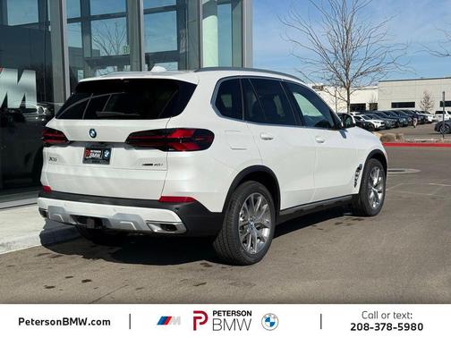 Mineral White Metallic 2026 BMW X5 xDrive40i