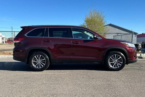 Ooh La La Rouge Mica 2019 Toyota Highlander XLE