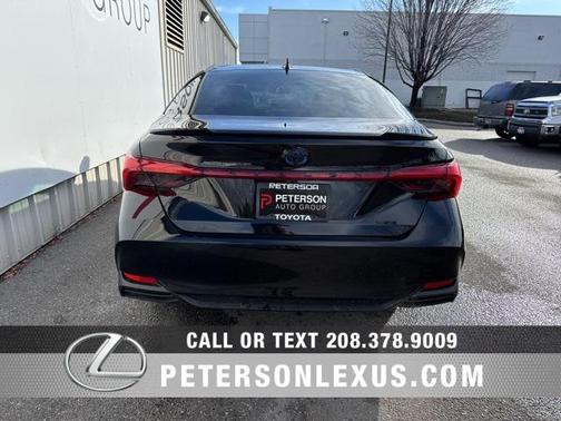 2022 Toyota Avalon Hybrid XSE