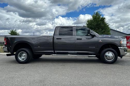 Granite Crystal Metallic Clearcoat 2021 RAM 3500 Tradesman Crew Cab 4x4 8' Box