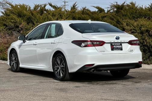 2024 Toyota Camry Hybrid XLE