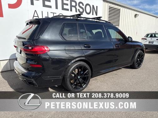 2022 BMW X7 M50i