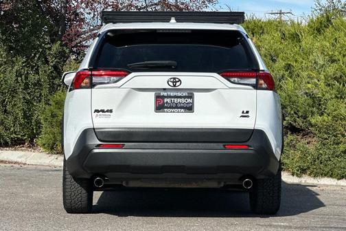2020 Toyota RAV4 LE