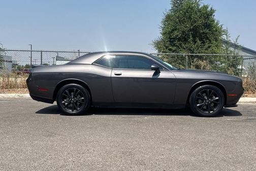 Granite Pearlcoat 2020 Dodge Challenger SXT