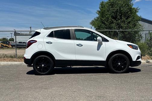 Summit White 2017 Buick Encore Preferred