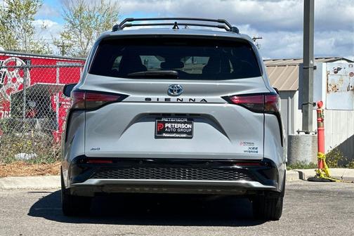 Cement 2024 Toyota Sienna XSE 7 Passenger