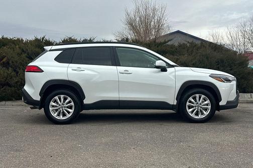 2022 Toyota Corolla Cross LE