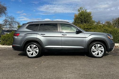 2023 Volkswagen Atlas 2.0T SE w/Technology 4MOTION