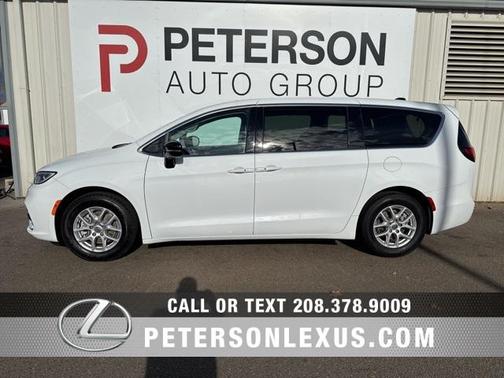 2024 Chrysler Pacifica Touring L