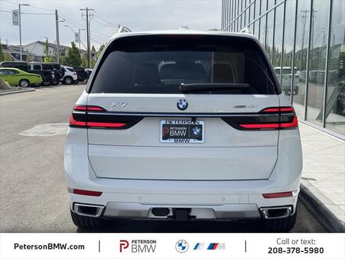 2025 BMW X7 xDrive40i