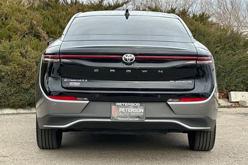 2025 Toyota Crown Platinum