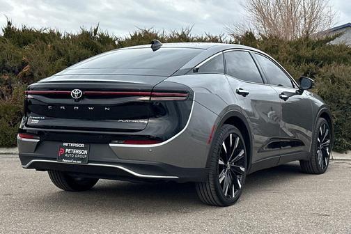 2025 Toyota Crown Platinum