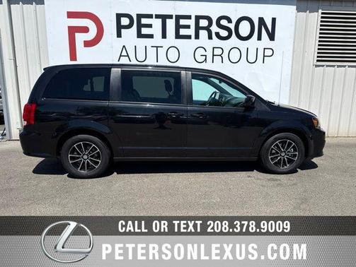 Black Onyx Crystal Pearlcoat 2019 Dodge Grand Caravan GT