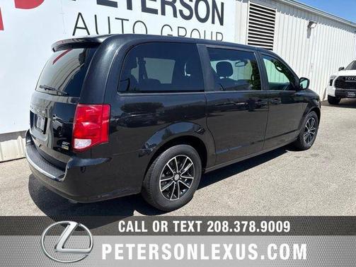 Black Onyx Crystal Pearlcoat 2019 Dodge Grand Caravan GT