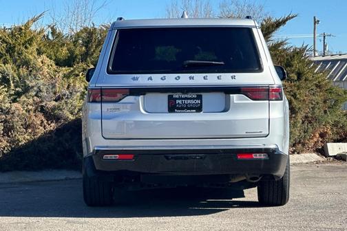 2022 Jeep Wagoneer Series III
