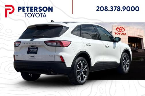 Star White Metallic Tri-Coat 2022 Ford Escape SE