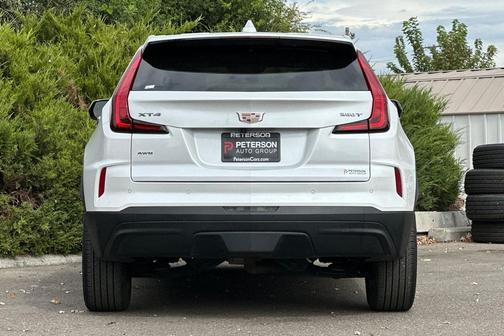 2024 Cadillac XT4 Luxury