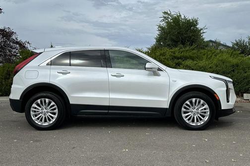 2024 Cadillac XT4 Luxury