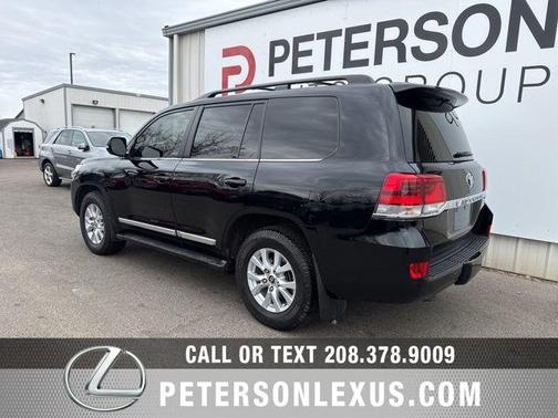 2016 Toyota Land Cruiser Base