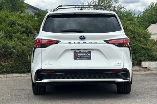 2021 Toyota Sienna XSE 7 Passenger