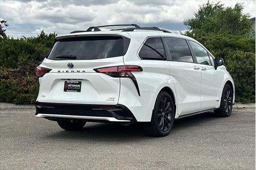 2021 Toyota Sienna XSE 7 Passenger