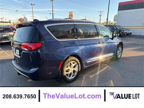 2018 Chrysler Pacifica Touring-L Plus